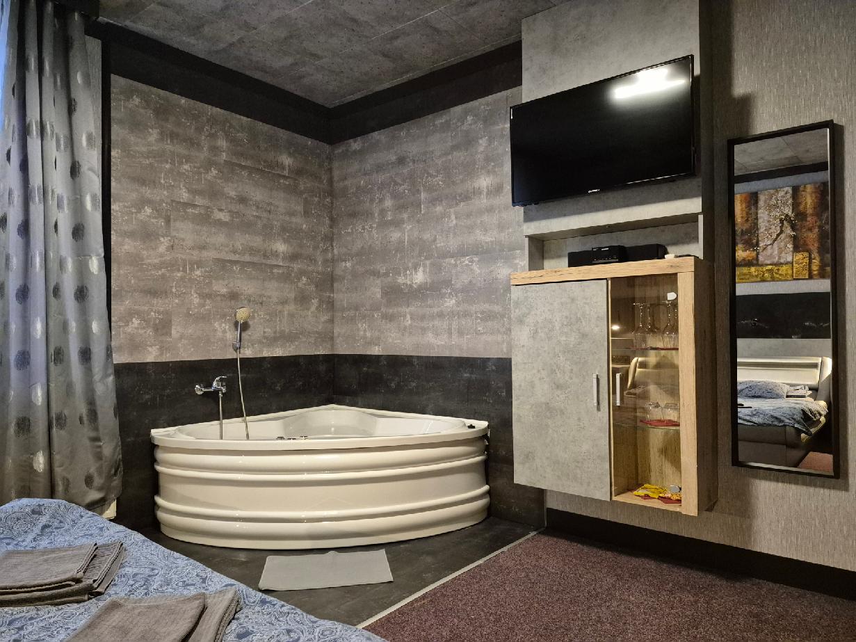 Hodinový hotel Ostrava milenecký pokoj Relax Plus